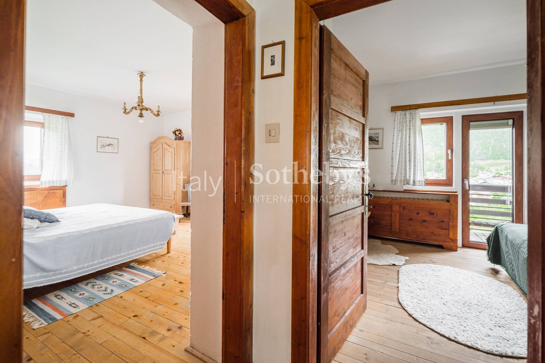  Detached mountain home with private grounds - 物件實景