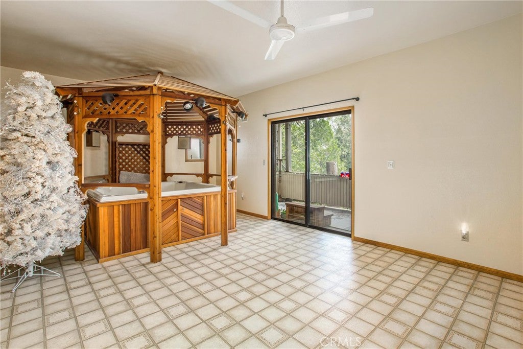 Crestline, California, 92325, United States, 3 Bedrooms Bedrooms, ,4 BathroomsBathrooms,Residential,For Sale,1836283