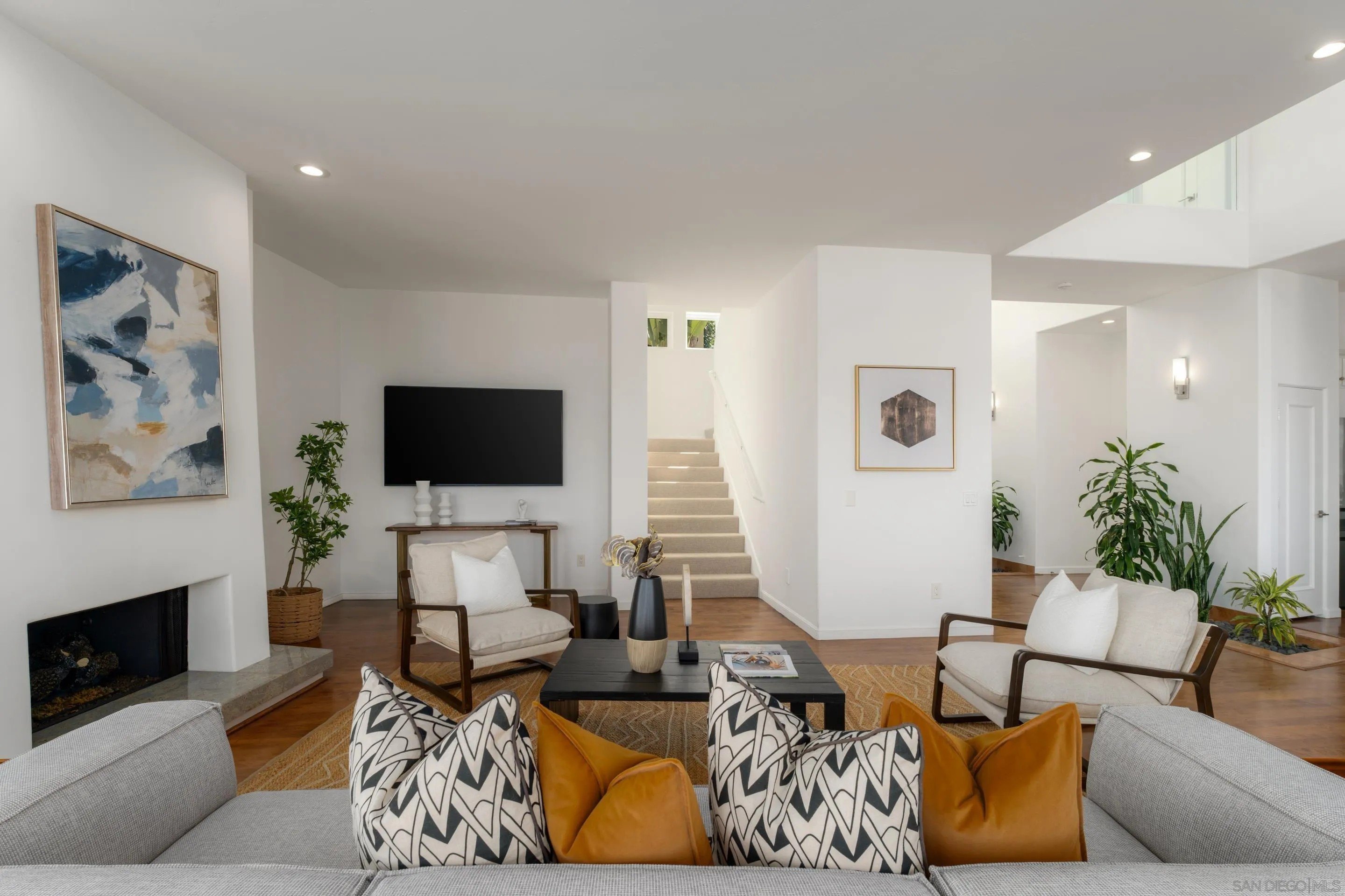 La Jolla, California, 92037, United States, 5 Bedrooms Bedrooms, ,6 BathroomsBathrooms,Residential,For Sale,1991356