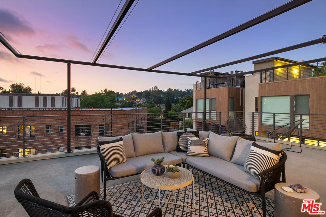 Los Angeles, California, 90026, United States, 3 Bedrooms Bedrooms, ,4 BathroomsBathrooms,Residential,For Sale,1927240