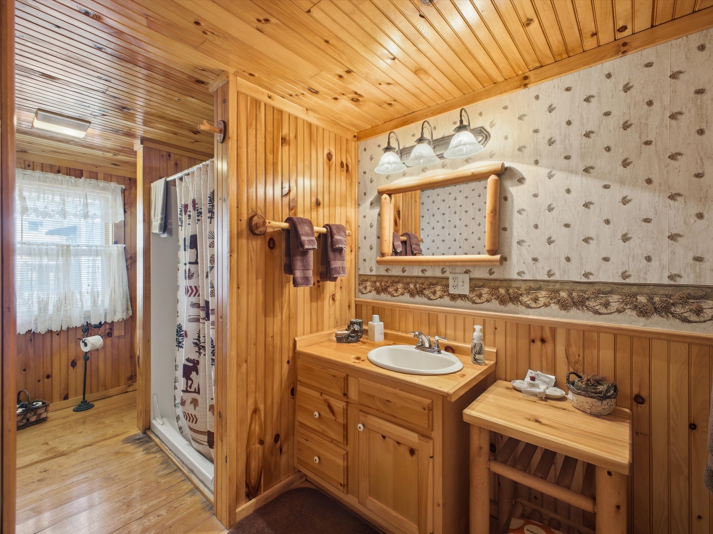  1525 U.s. 9, Schroon Lake, NY, 12870 - 物件實景