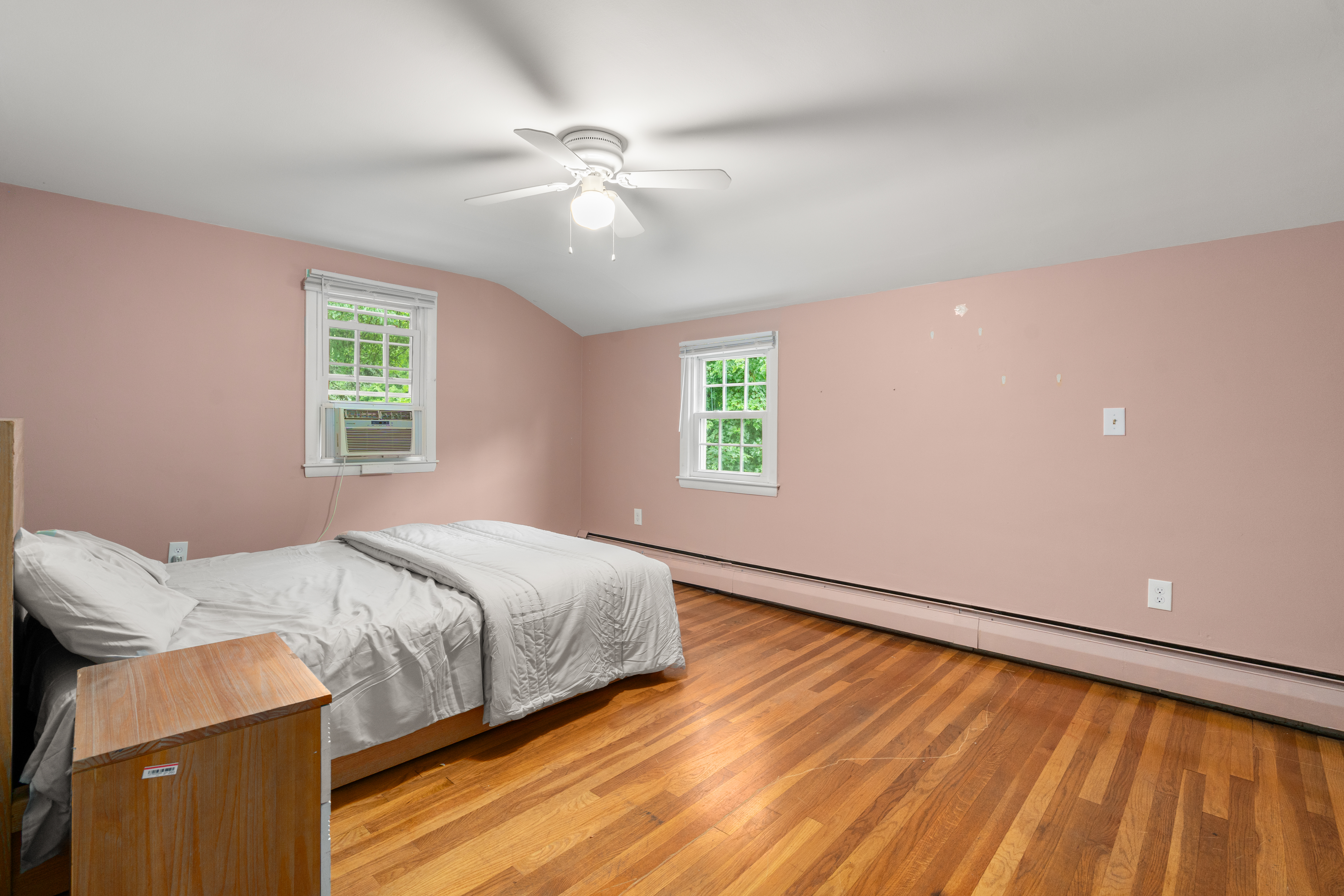  10 Locust Street, Burlington, MA, 01803 - 物件實景