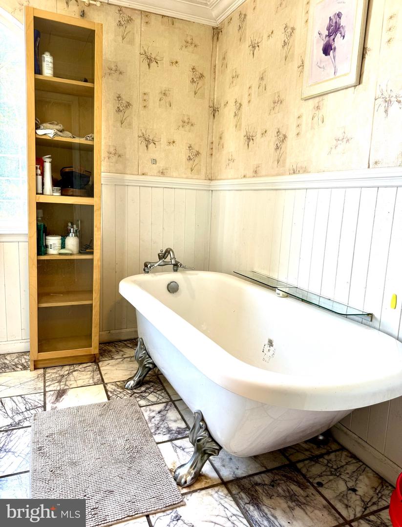 Dundalk, Maryland, 21222, United States, 3 Bedrooms Bedrooms, ,4 BathroomsBathrooms,Residential,For Sale,1906595