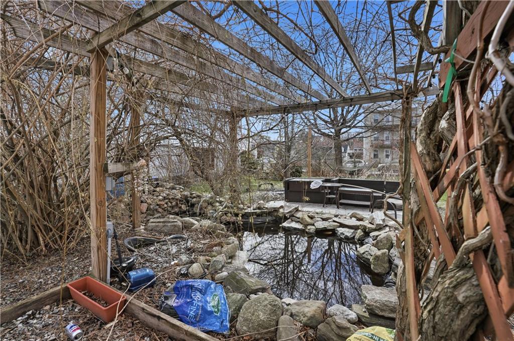 Woonsocket, Rhode Island, 02895, United States, 11 Bedrooms Bedrooms, ,5 BathroomsBathrooms,Residential,For Sale,2034207