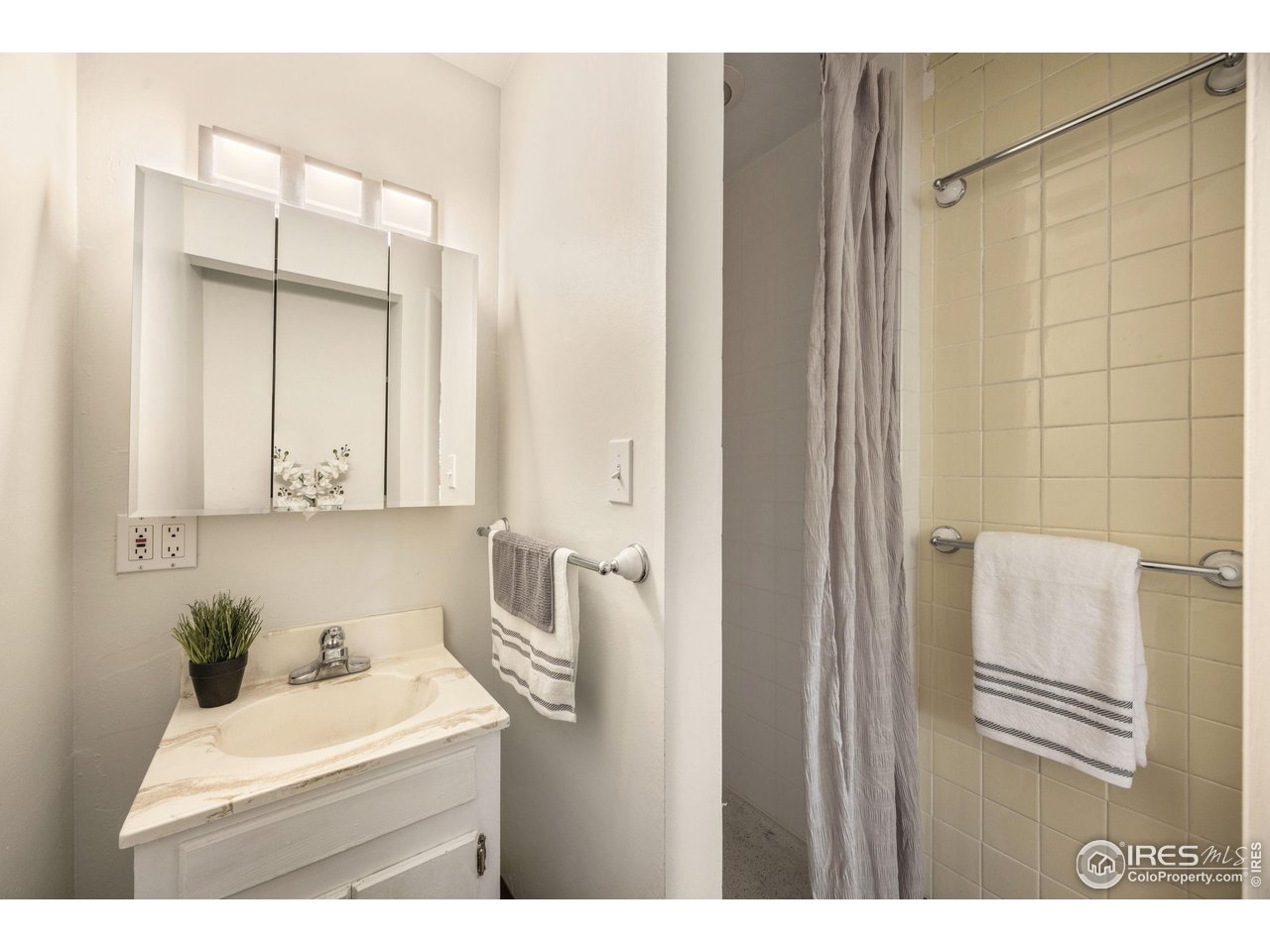 Fort Collins, Colorado, 80524, United States, 4 Bedrooms Bedrooms, ,1 BathroomBathrooms,Residential,For Sale,2003210