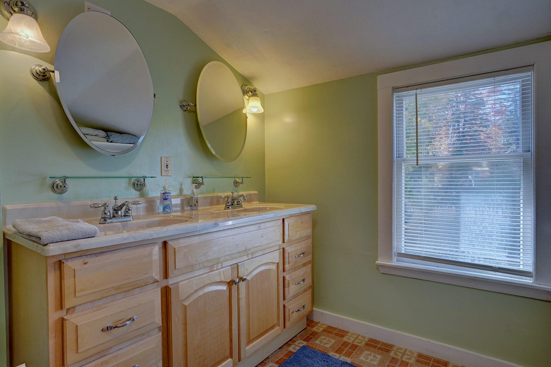  163 Winnicutt Road, Stratham NH - 物件實景