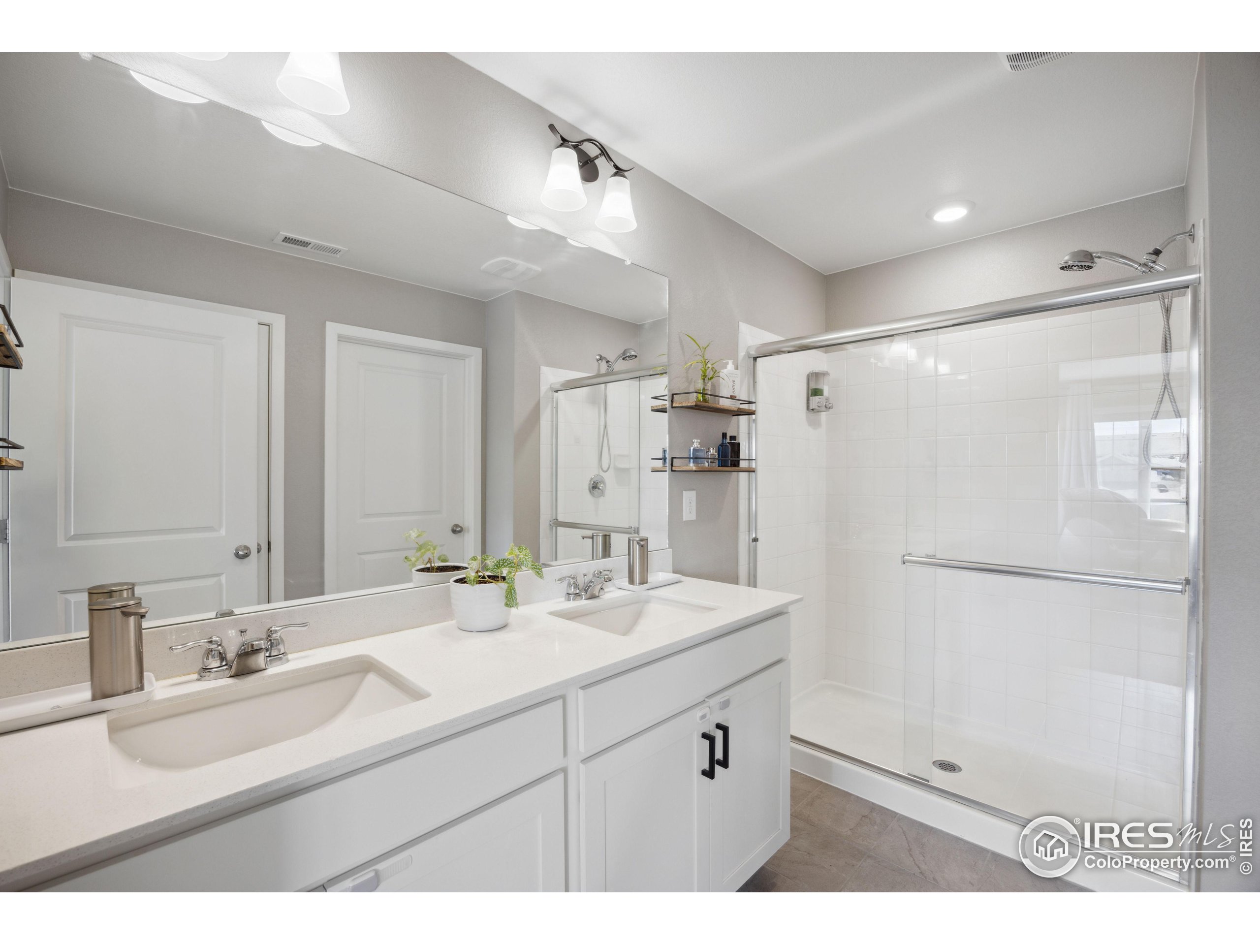 Mead, Colorado, 80542, United States, 4 Bedrooms Bedrooms, ,2 BathroomsBathrooms,Residential,For Sale,1818540