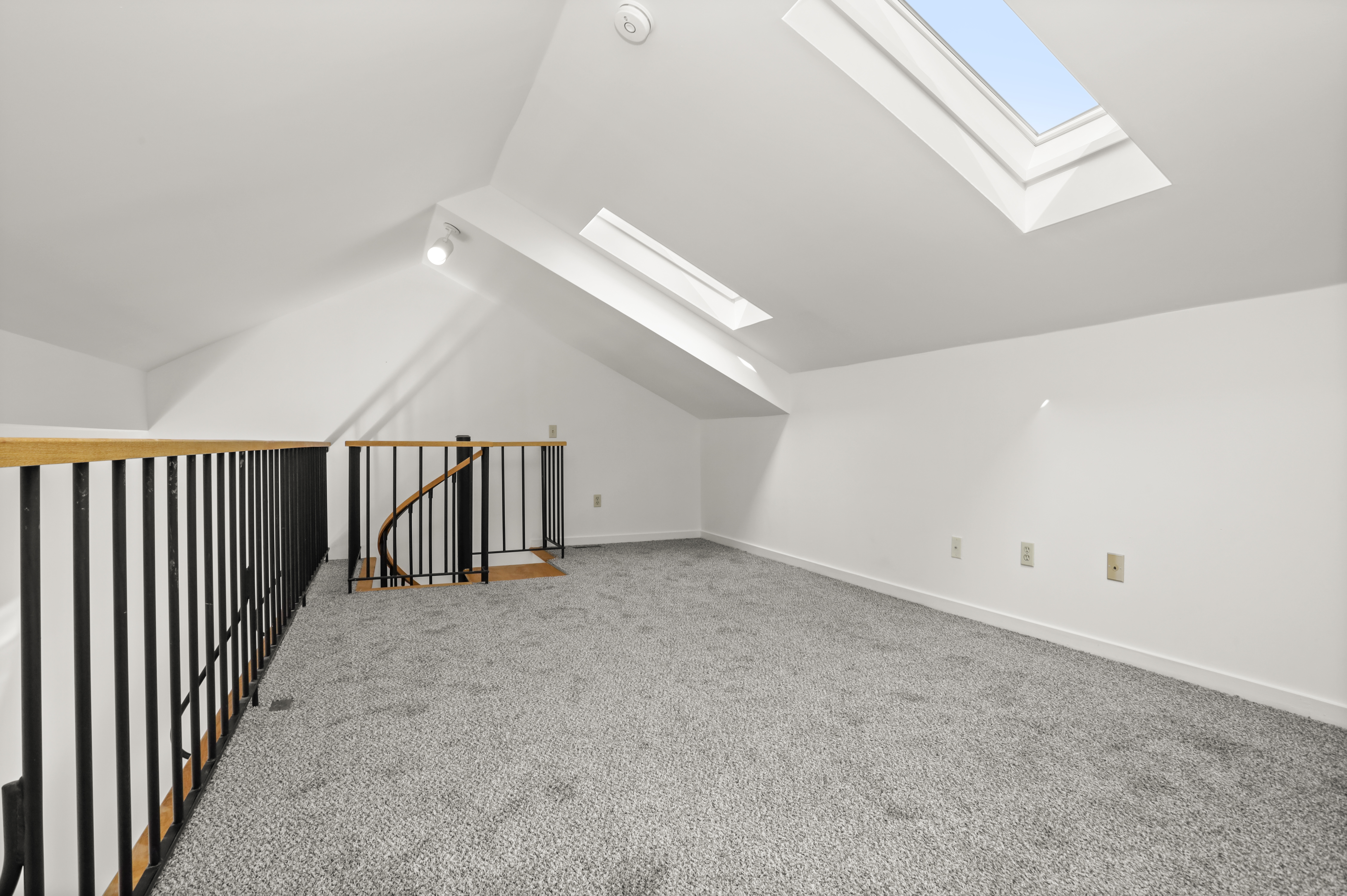  15 Perry Avenue - 物件實景