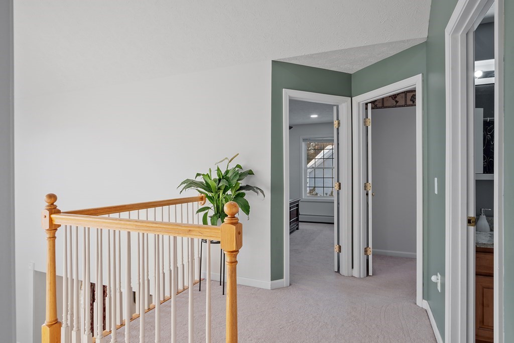 Hooksett, New Hampshire, 03106, United States, 3 Bedrooms Bedrooms, ,3 BathroomsBathrooms,Residential,For Sale,1930253