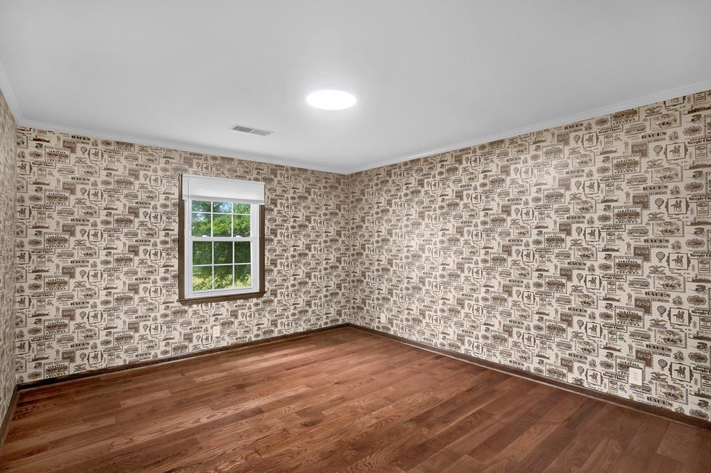 DALTON, Georgia, 30720, United States, 5 Bedrooms Bedrooms, ,3 BathroomsBathrooms,Residential,For Sale,1939085