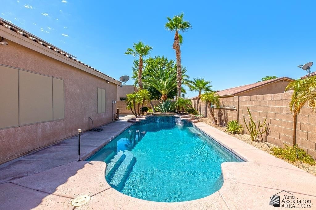 Yuma, Arizona, 85367-4912, United States, 4 Bedrooms Bedrooms, ,2 BathroomsBathrooms,Residential,For Sale,1923195