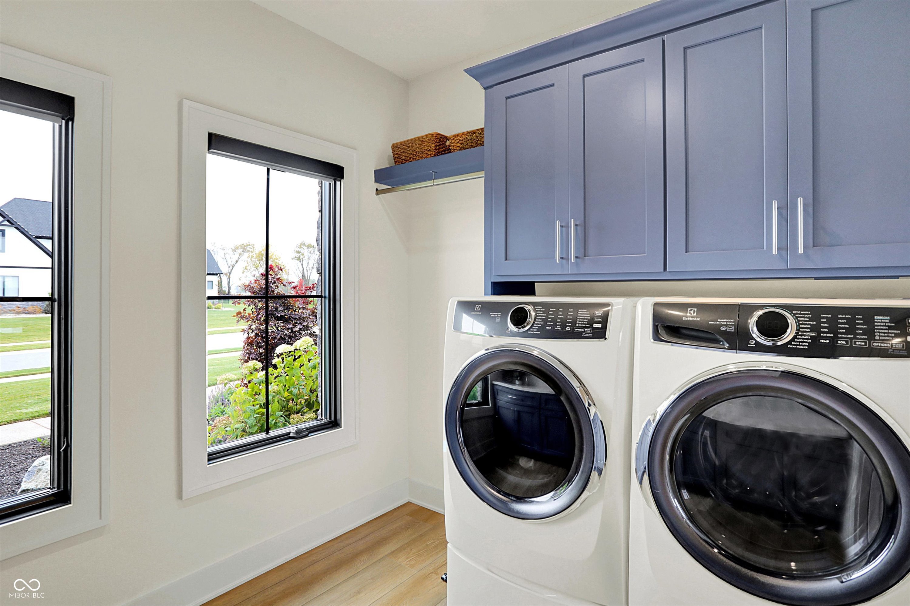 Bargersville, Indiana, 46106, United States, 5 Bedrooms Bedrooms, ,6 BathroomsBathrooms,Residential,For Sale,1983672