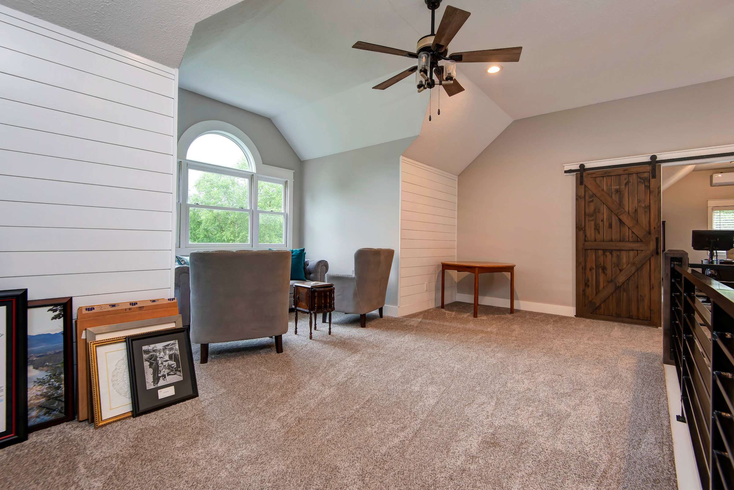 Springfield, Missouri, 65803, United States, 5 Bedrooms Bedrooms, ,3 BathroomsBathrooms,Residential,For Sale,2049332