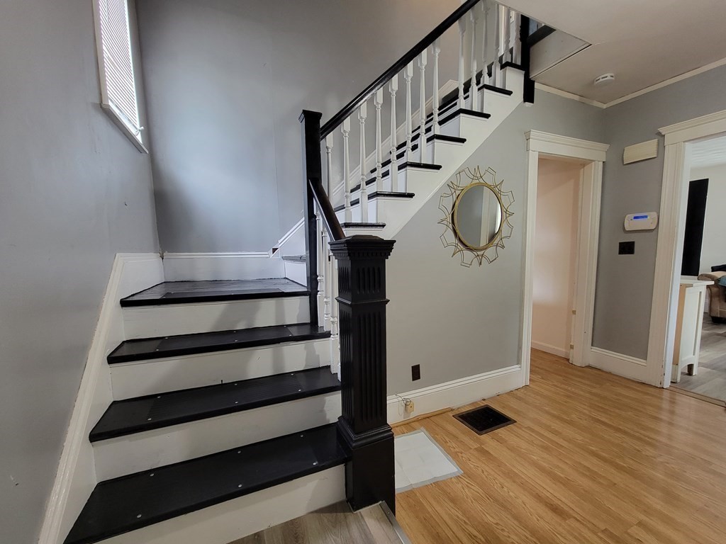 Lynn, Massachusetts, 01902, United States, 3 Bedrooms Bedrooms, ,2 BathroomsBathrooms,Residential,For Sale,1923536