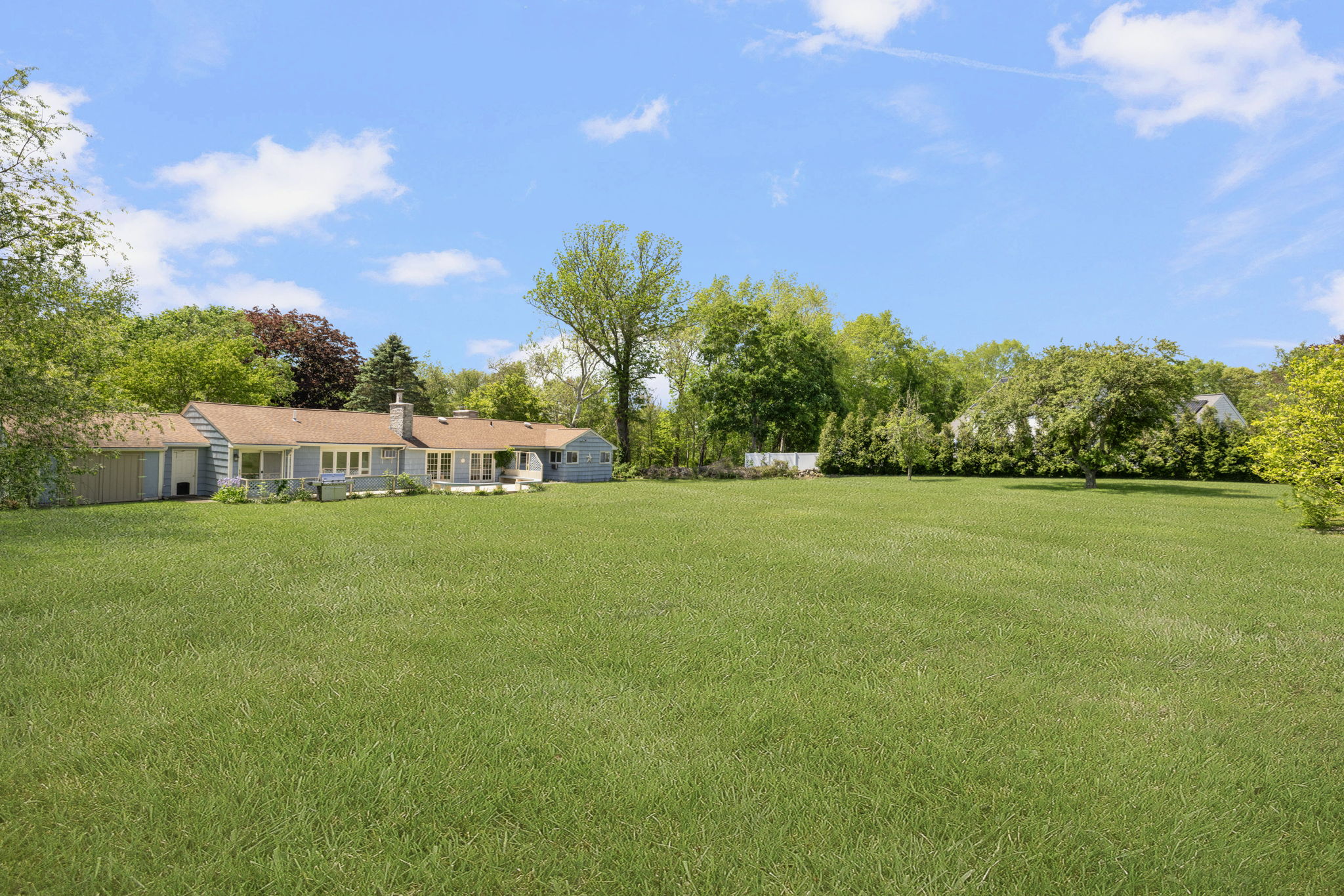  Easy Living, Exceptional Space, Prime North Dartmouth Location - 物件實景