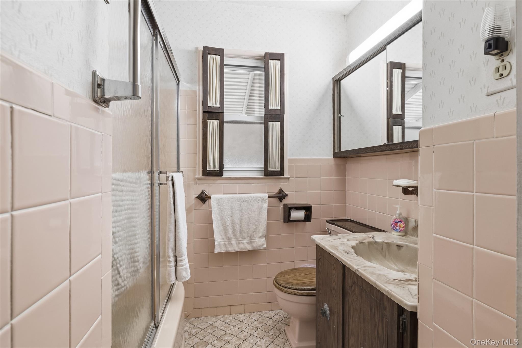 Seaford, New York, 11783, United States, 3 Bedrooms Bedrooms, ,2 BathroomsBathrooms,Residential,For Sale,2048212