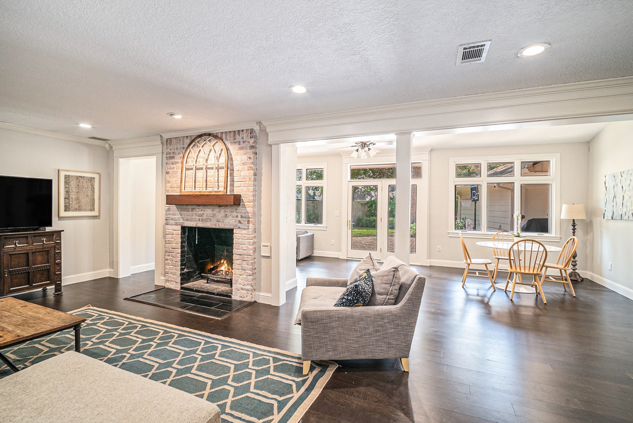 Houston, Texas, 77079, United States, 5 Bedrooms Bedrooms, ,3 BathroomsBathrooms,Residential,For Sale,1968834