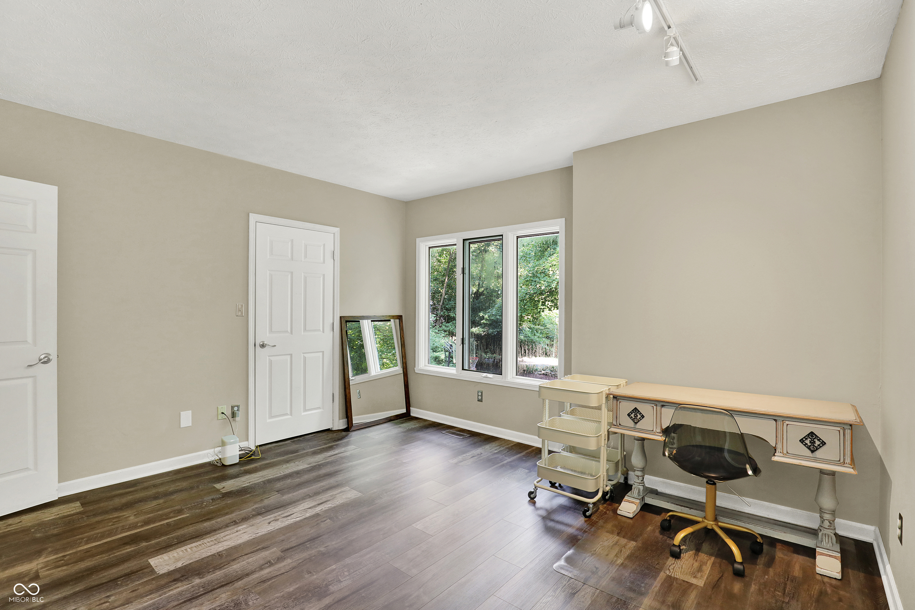 Indianapolis, Indiana, 46240, United States, 4 Bedrooms Bedrooms, ,3 BathroomsBathrooms,Residential,For Sale,1974215