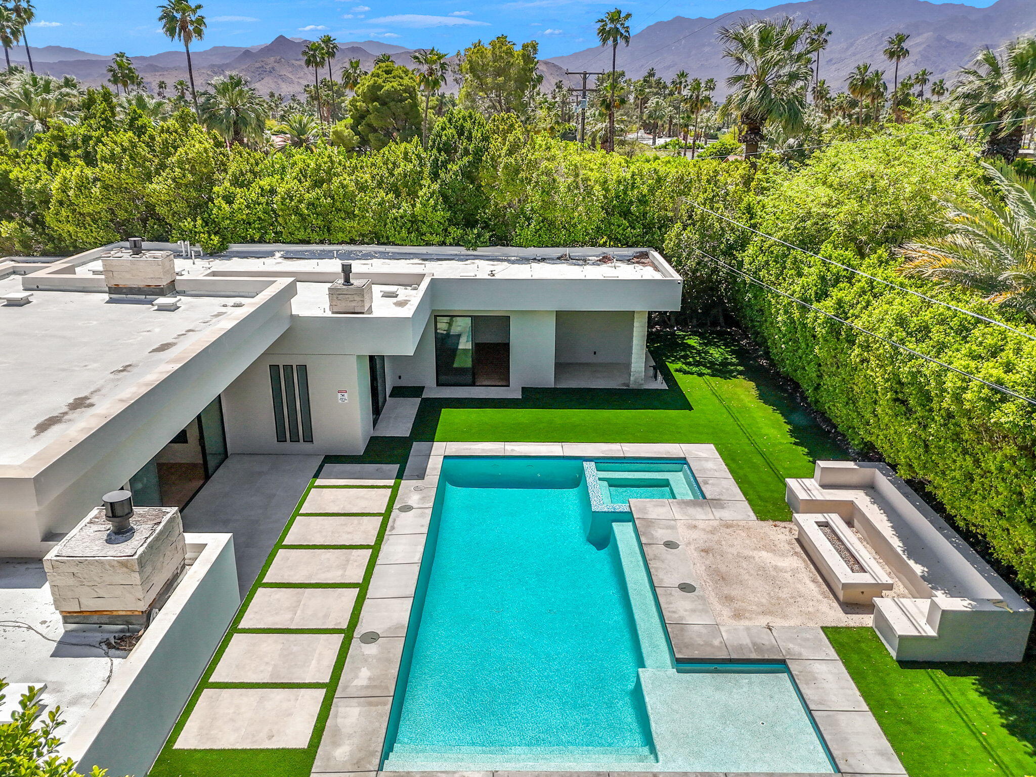 Palm Springs, California, 92262, United States, 5 Bedrooms Bedrooms, ,4 BathroomsBathrooms,Residential,For Sale,1805387