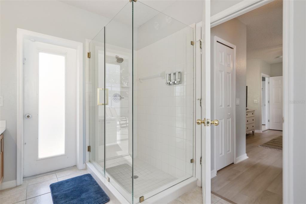 Kissimmee, Florida, 34747, United States, 6 Bedrooms Bedrooms, ,4 BathroomsBathrooms,Residential,For Sale,1992818