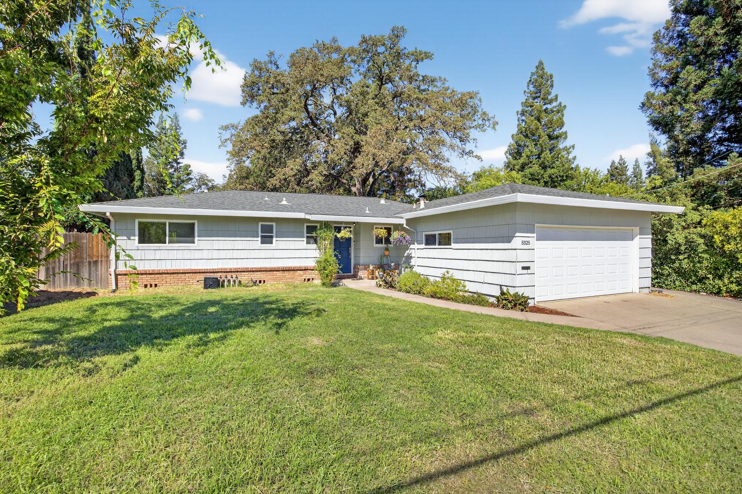 Carmichael, California, 95608, United States, 3 Bedrooms Bedrooms, ,2 BathroomsBathrooms,Residential,For Sale,1938717