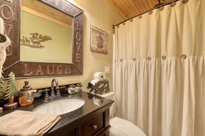 Murphy, North Carolina, 28906, United States, 3 Bedrooms Bedrooms, ,3 BathroomsBathrooms,Residential,For Sale,1917249
