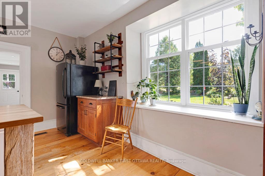 RIDEAU LAKES, Ontario, K0G 1V0, CA, 3 Bedrooms Bedrooms, ,2 BathroomsBathrooms,Residential,For Sale,1947038