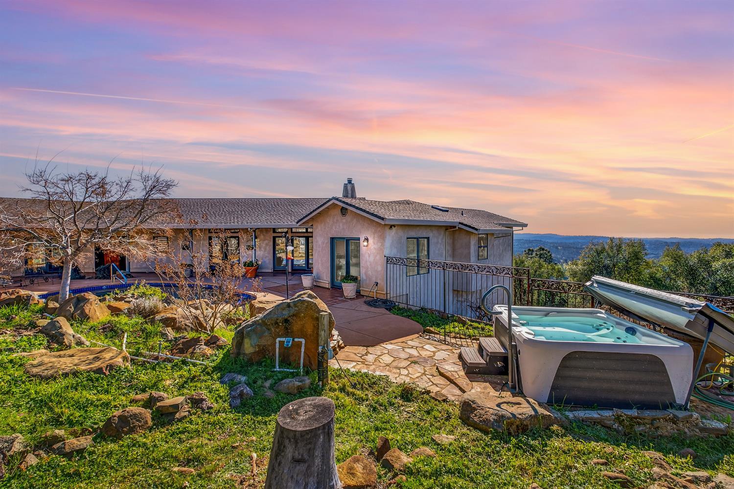 Grass Valley, California, 95949, United States, 3 Bedrooms Bedrooms, ,3 BathroomsBathrooms,Residential,For Sale,2048719