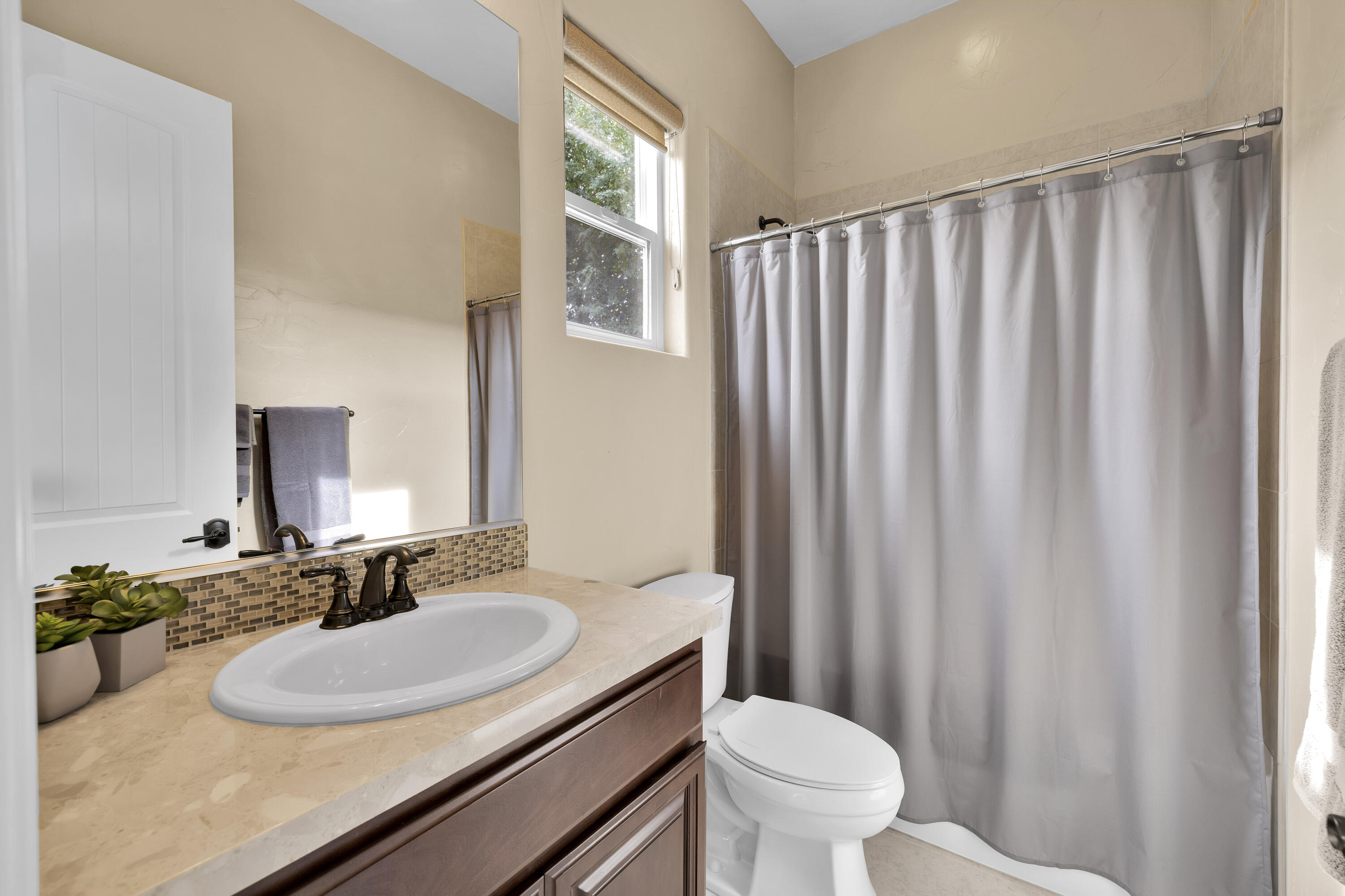 La Quinta, California, 92253, United States, 3 Bedrooms Bedrooms, ,4 BathroomsBathrooms,Residential,For Sale,1991263