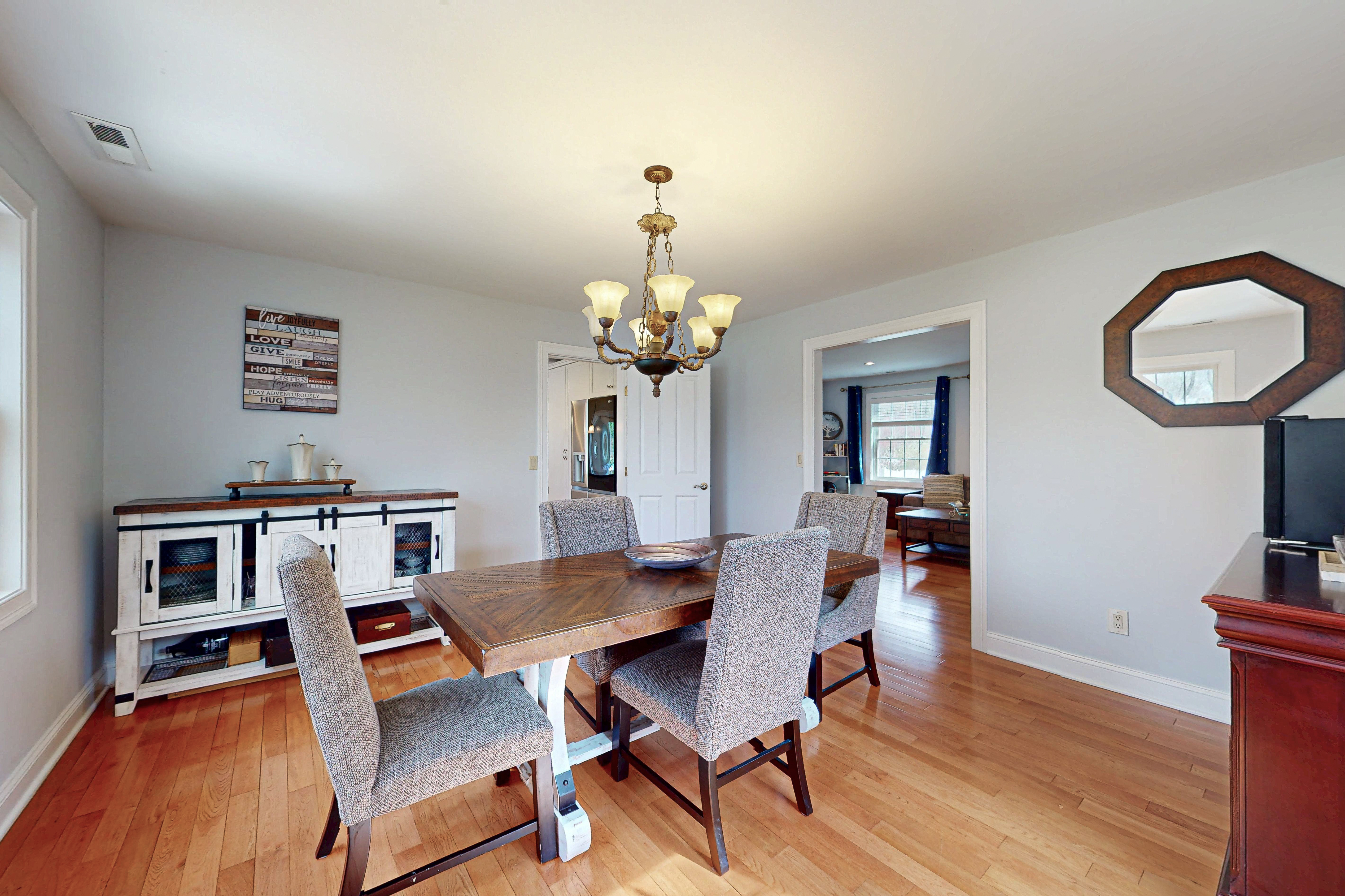  Magnificent Updated Colonial - 物件實景