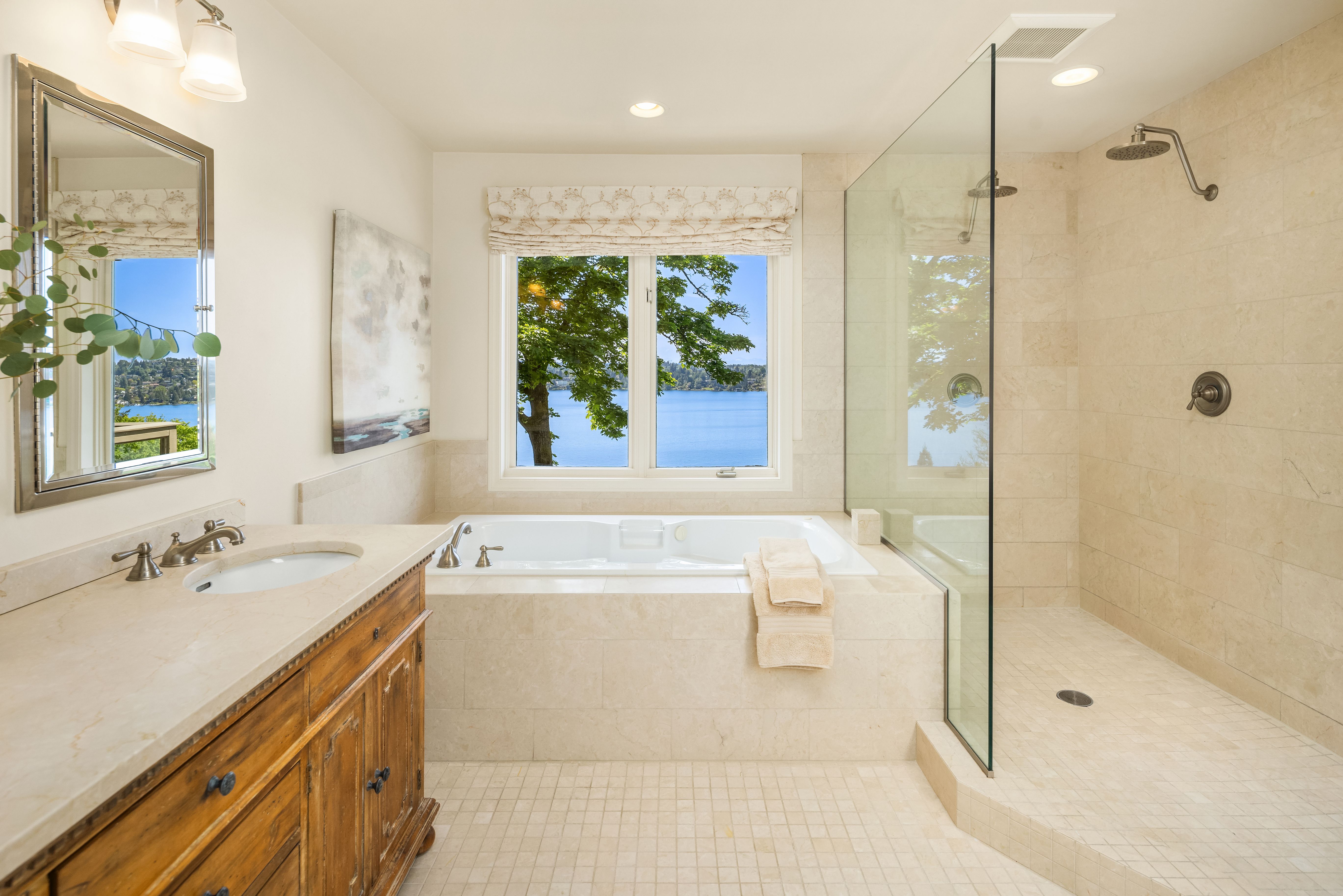  7447 W Mercer Wy, Mercer Island, WA 98040 - 物件實景