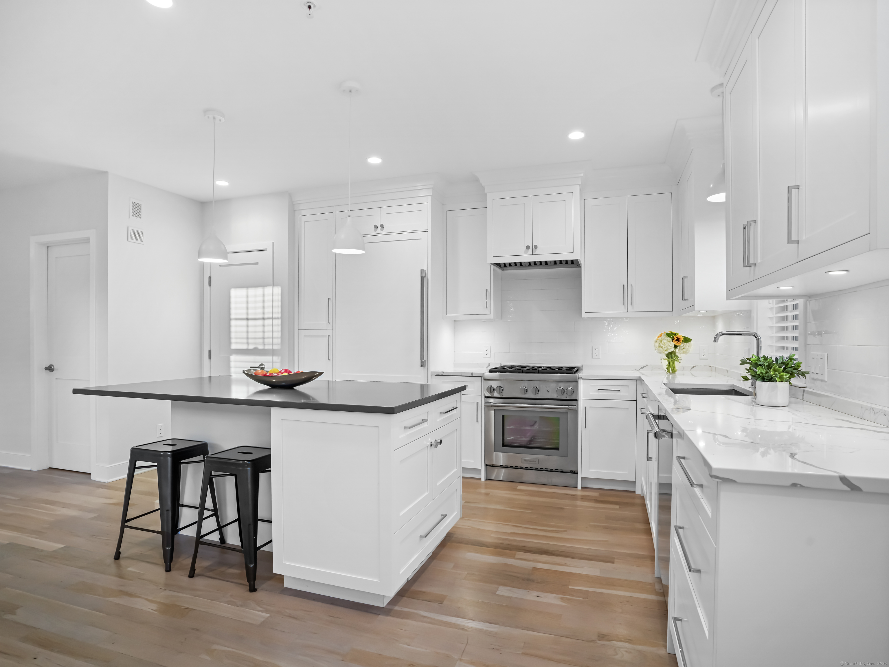 Fairfield, Connecticut, 06824, United States, 3 Bedrooms Bedrooms, ,4 BathroomsBathrooms,Residential,For Sale,2001883