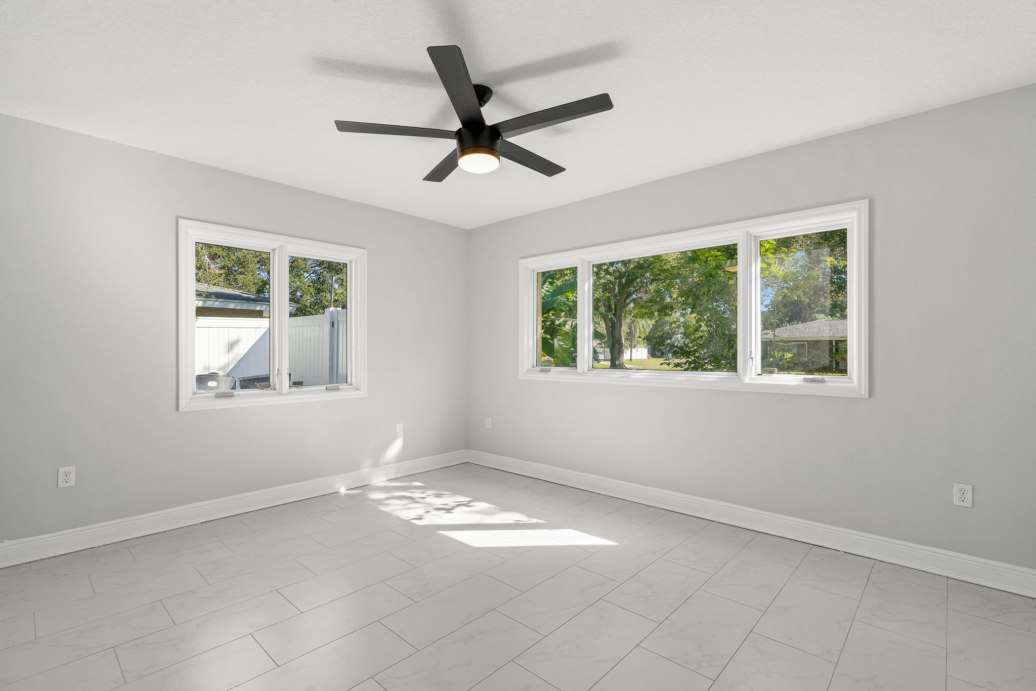 Largo, Florida, 33771, United States, 5 Bedrooms Bedrooms, ,3 BathroomsBathrooms,Residential,For Sale,1980944