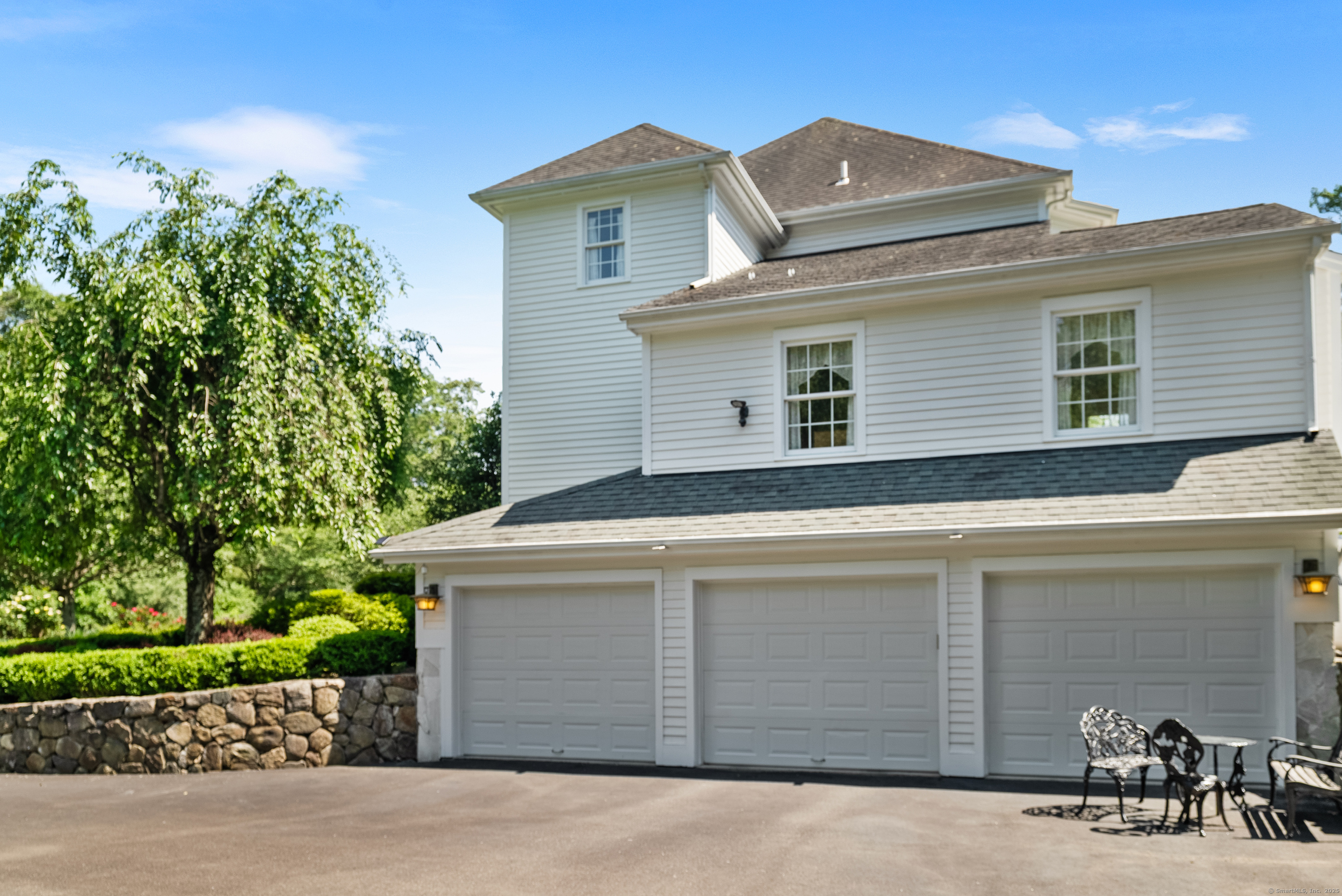 Newtown, Connecticut, 06470, United States, 4 Bedrooms Bedrooms, ,4 BathroomsBathrooms,Residential,For Sale,1847487