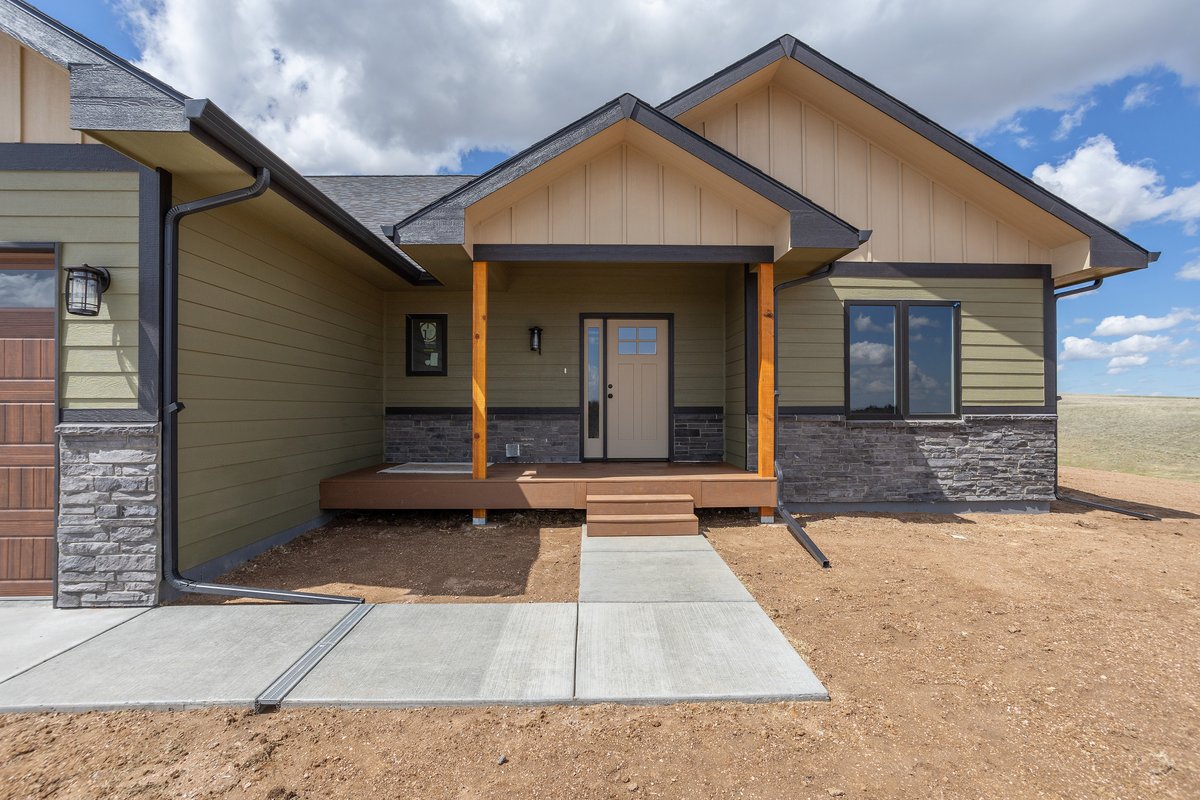 Cheyenne, Wyoming, 82009, United States, 3 Bedrooms Bedrooms, ,2 BathroomsBathrooms,Residential,For Sale,1905724