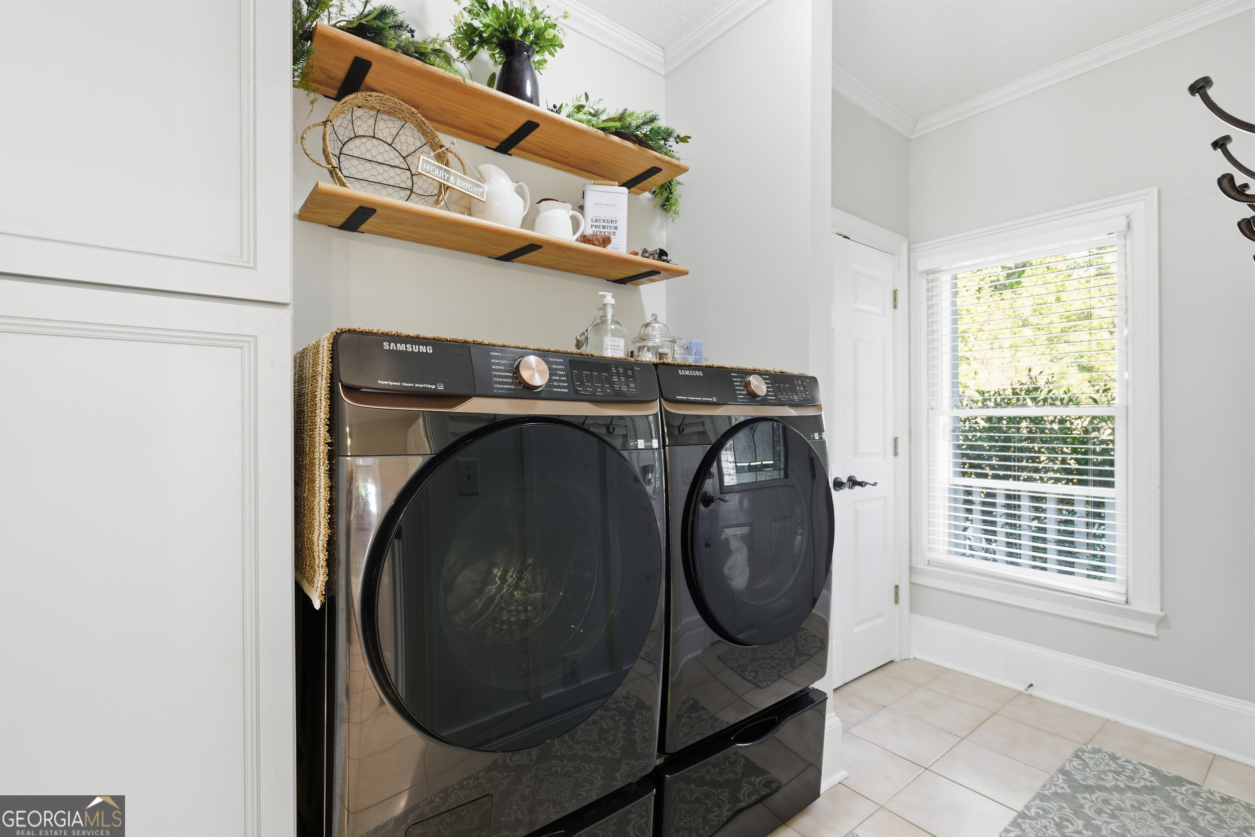 Clarkesville, Georgia, 30523, United States, 4 Bedrooms Bedrooms, ,4 BathroomsBathrooms,Residential,For Sale,1975876