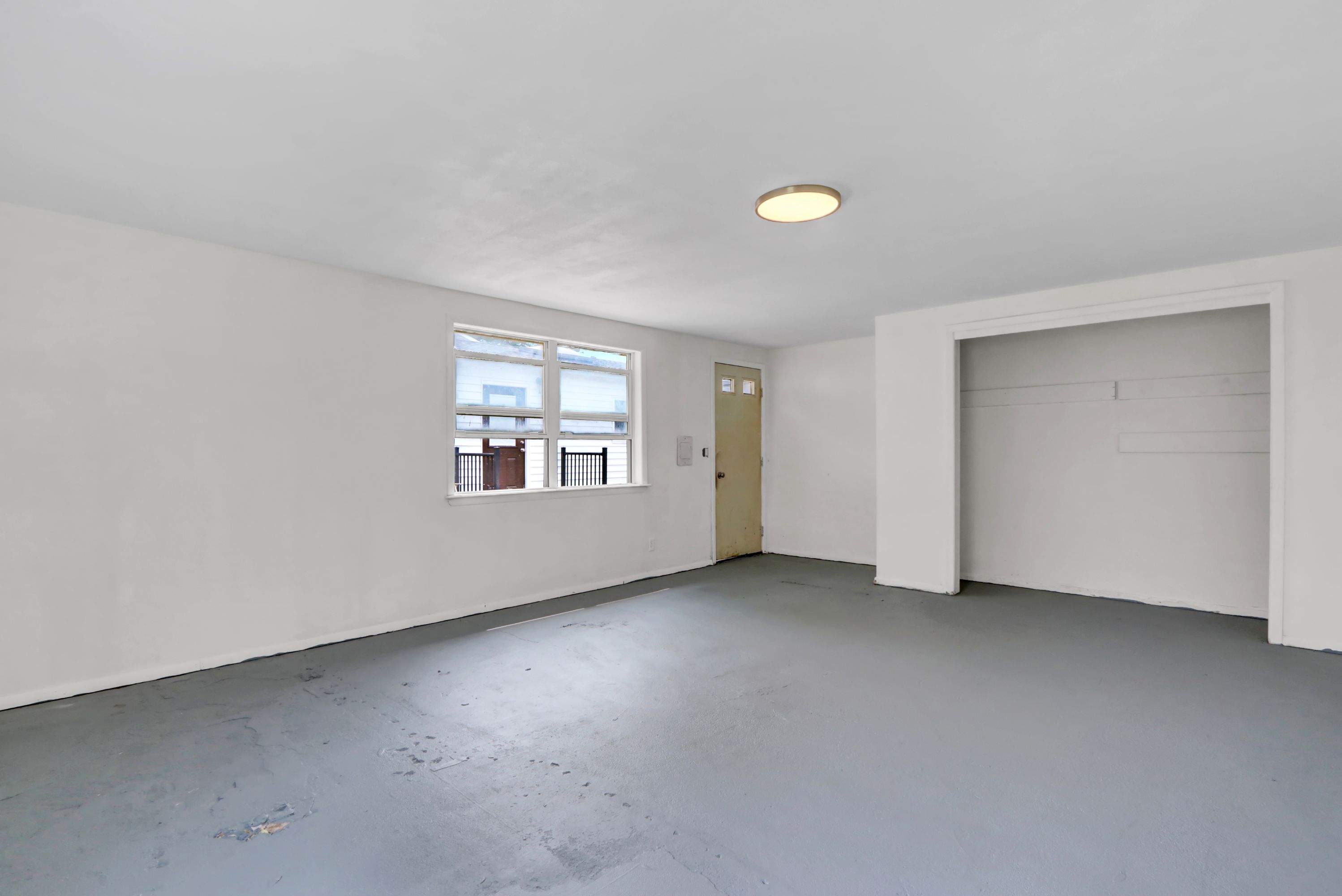 West Islip, New York, 11795, United States, 3 Bedrooms Bedrooms, ,2 BathroomsBathrooms,Residential,For Sale,1920311