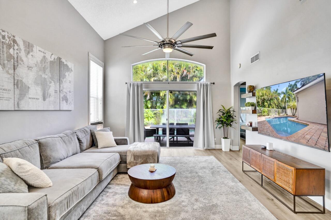 Lake Worth, Florida, 33463, United States, 3 Bedrooms Bedrooms, ,3 BathroomsBathrooms,Residential,For Sale,1940163