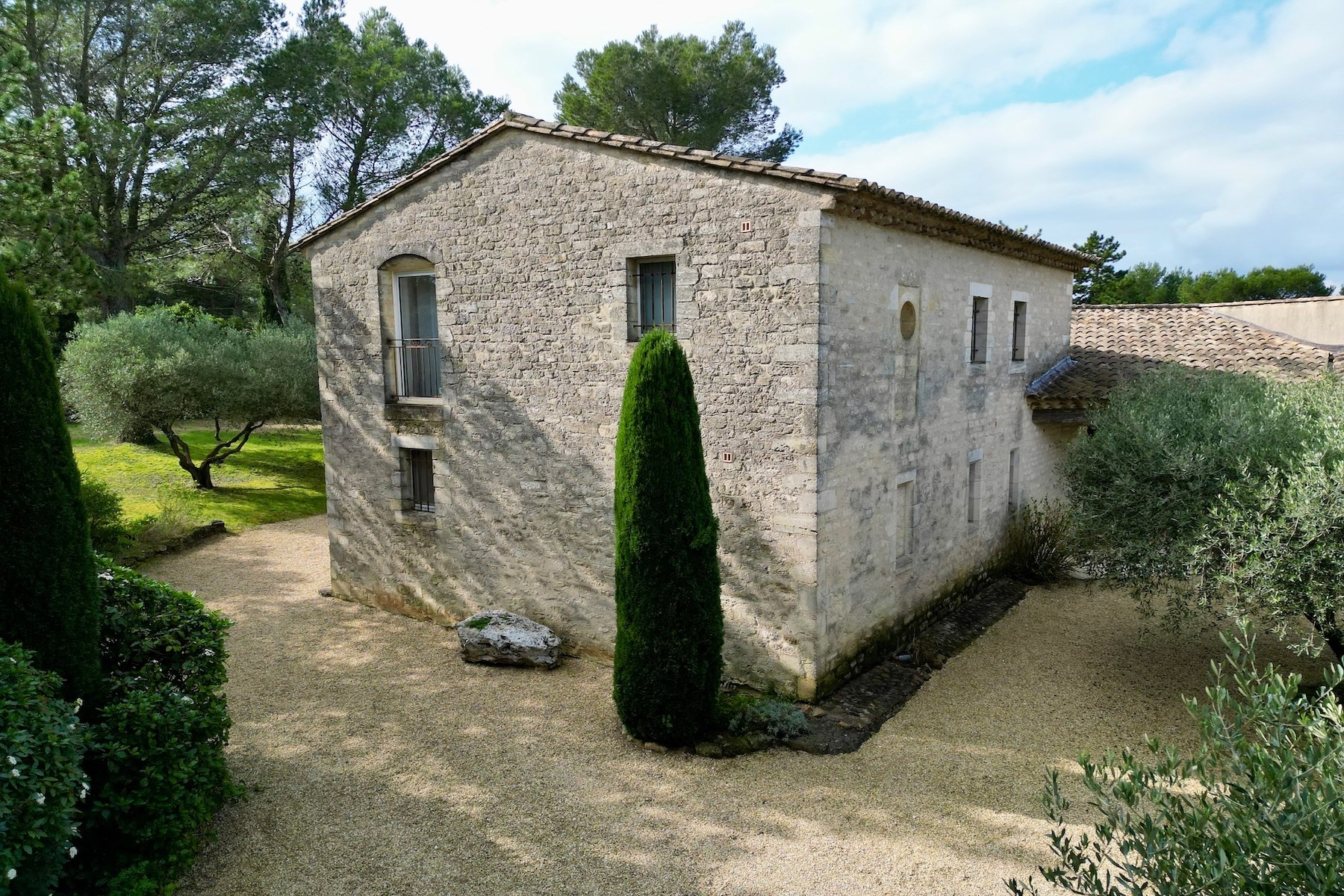  Elegant property with swimming pool and landscaped garden near Uzès - 物件實景