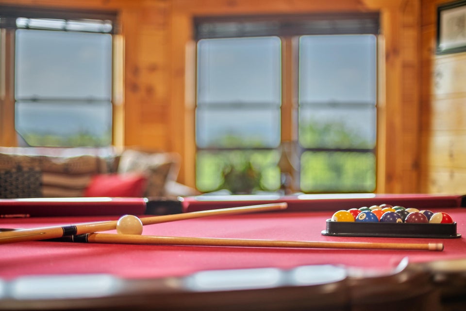 Sevierville, Tennessee, 37876, United States, 4 Bedrooms Bedrooms, ,6 BathroomsBathrooms,Residential,For Sale,1976346