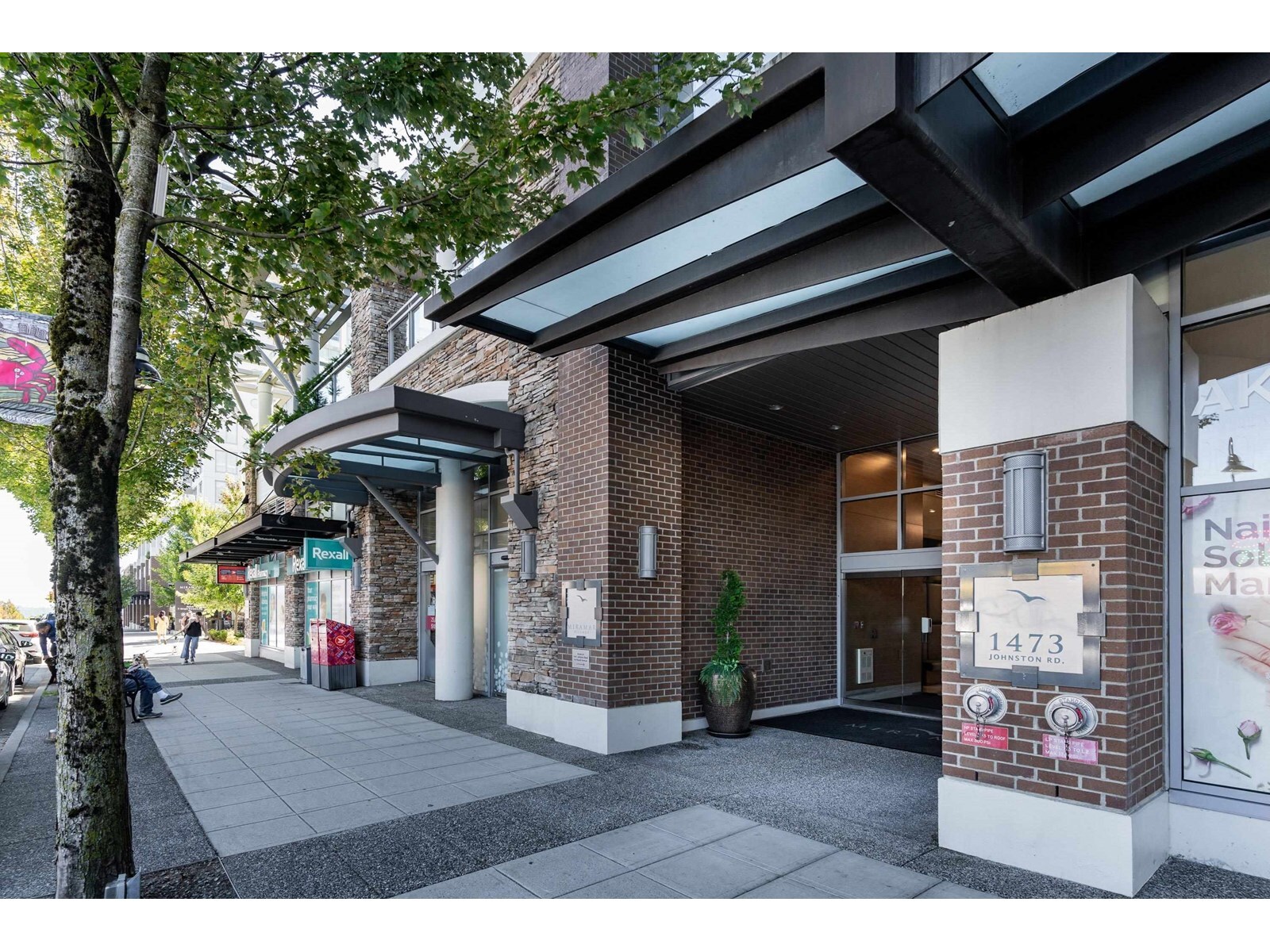 WHITE ROCK, British Columbia, V4B 0A2, CA, 2 Bedrooms Bedrooms, ,2 BathroomsBathrooms,Residential,For Sale,1947534