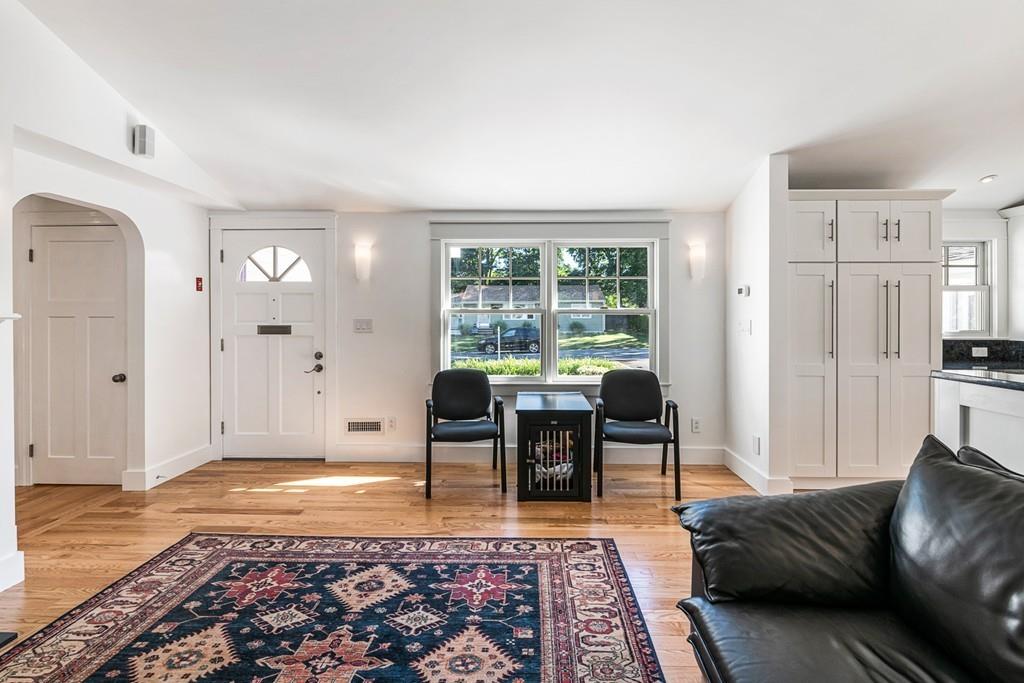 Hamilton, Massachusetts, 01982, United States, 2 Bedrooms Bedrooms, ,1 BathroomBathrooms,Residential,For Sale,1921936