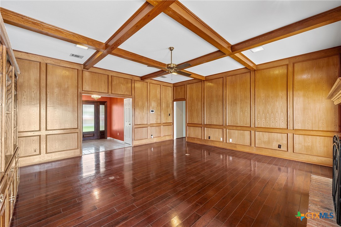 Woodway, Texas, 76712, United States, 5 Bedrooms Bedrooms, ,3 BathroomsBathrooms,Residential,For Sale,1988049