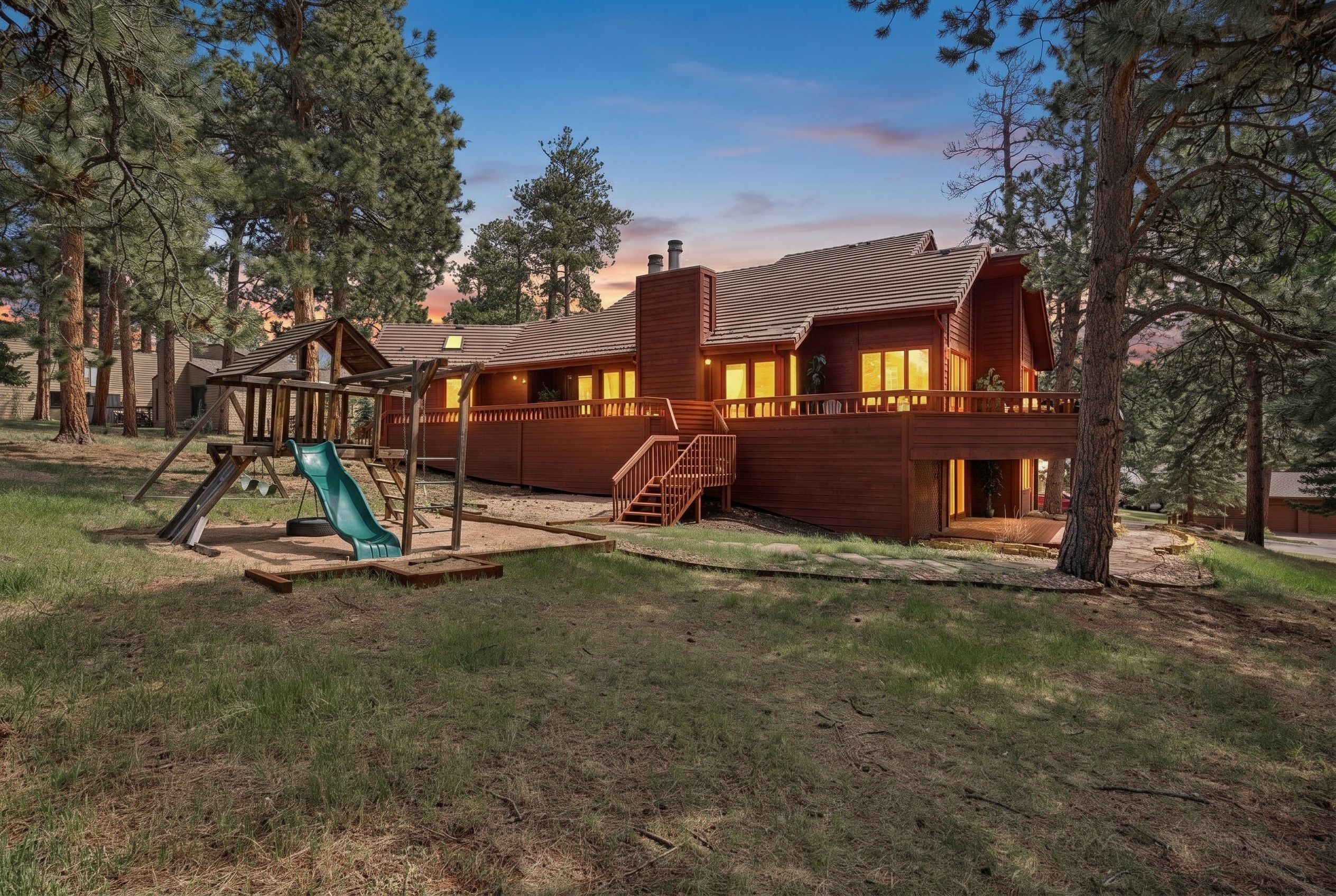  Beautiful Genesee Home With Over 4,500 Finished Sq Ft with Walk Out Basement - 物件實景