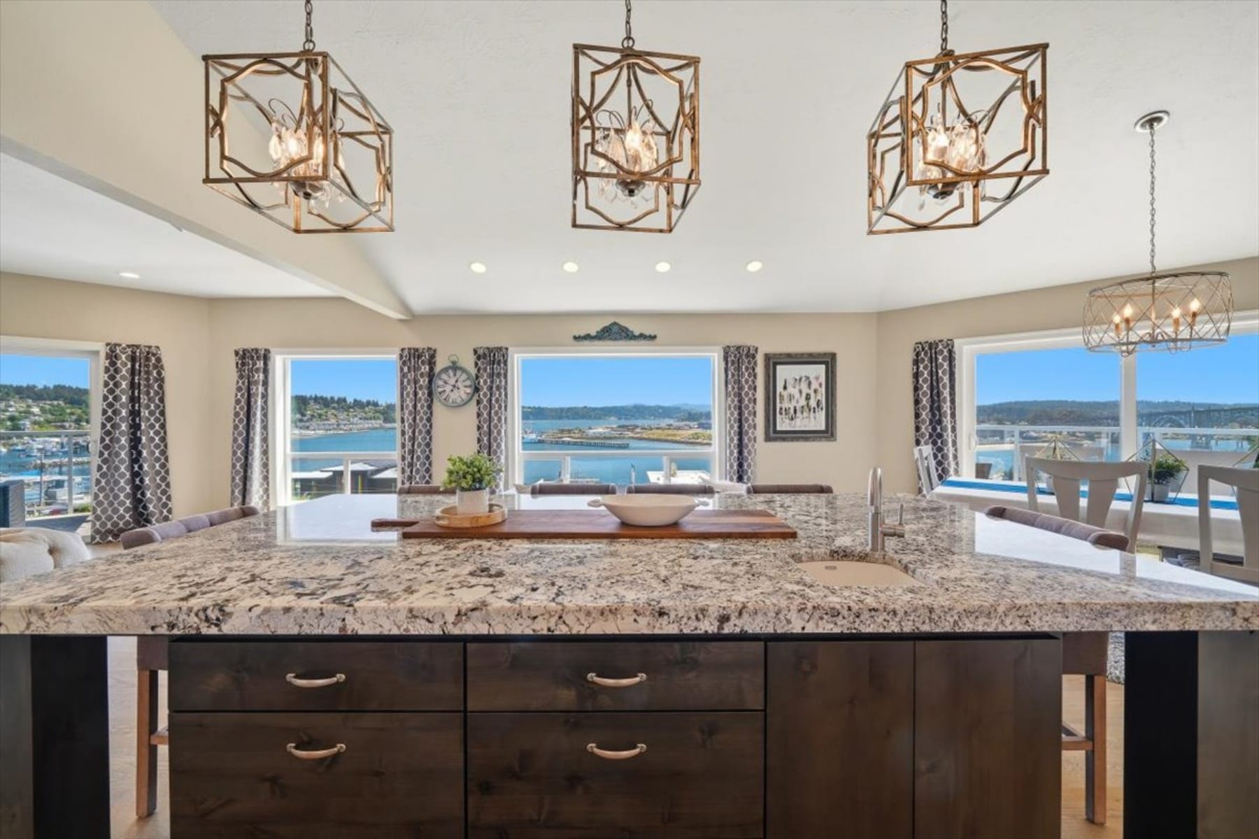  811 SW 12th Street Newport, OR 97365 - 物件實景