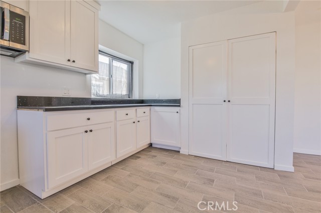 Los Angeles, California, 90047, United States, 5 Bedrooms Bedrooms, ,Residential,For Sale,2009243