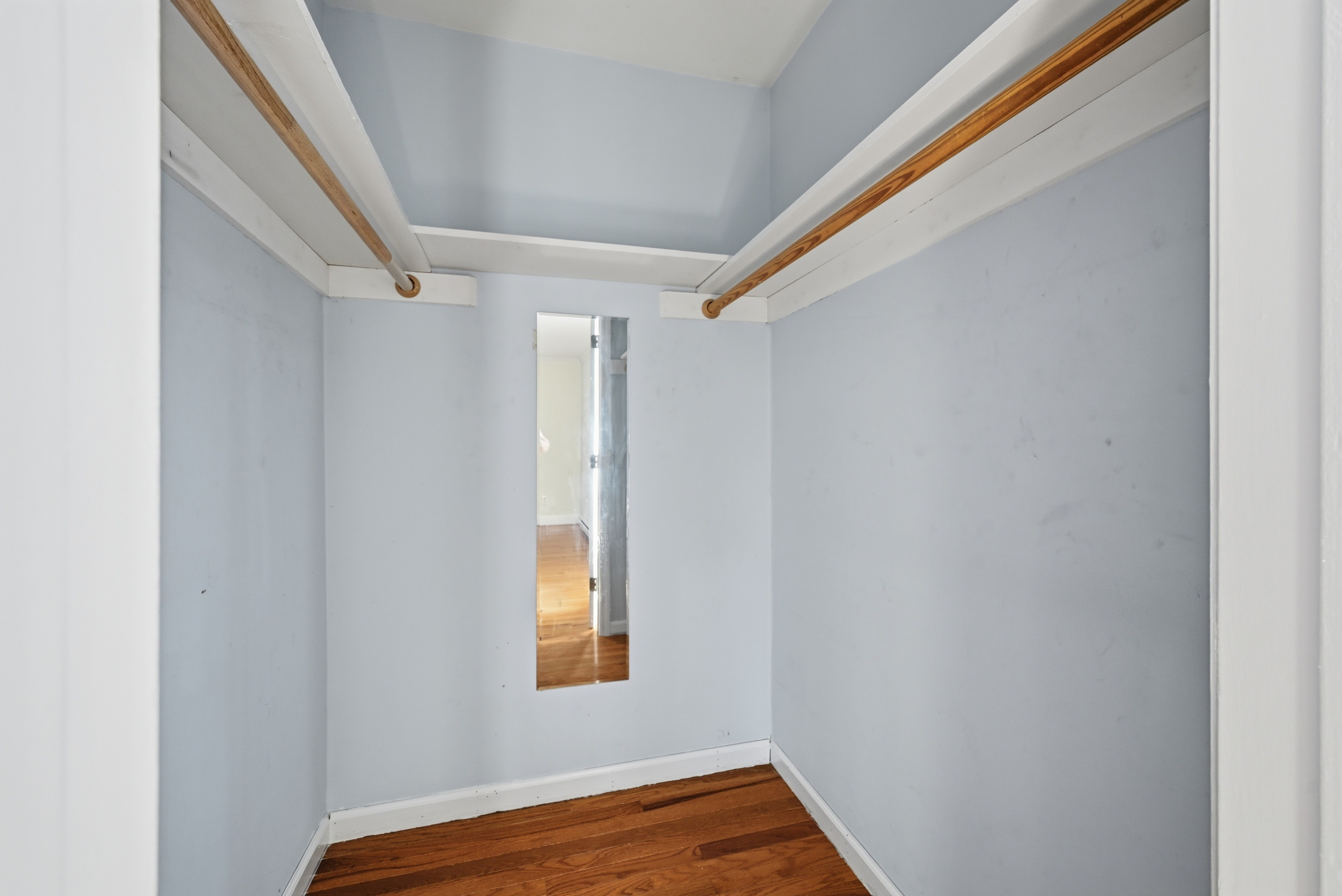  Wonderfully Charming End-Unit Townhouse - 物件實景