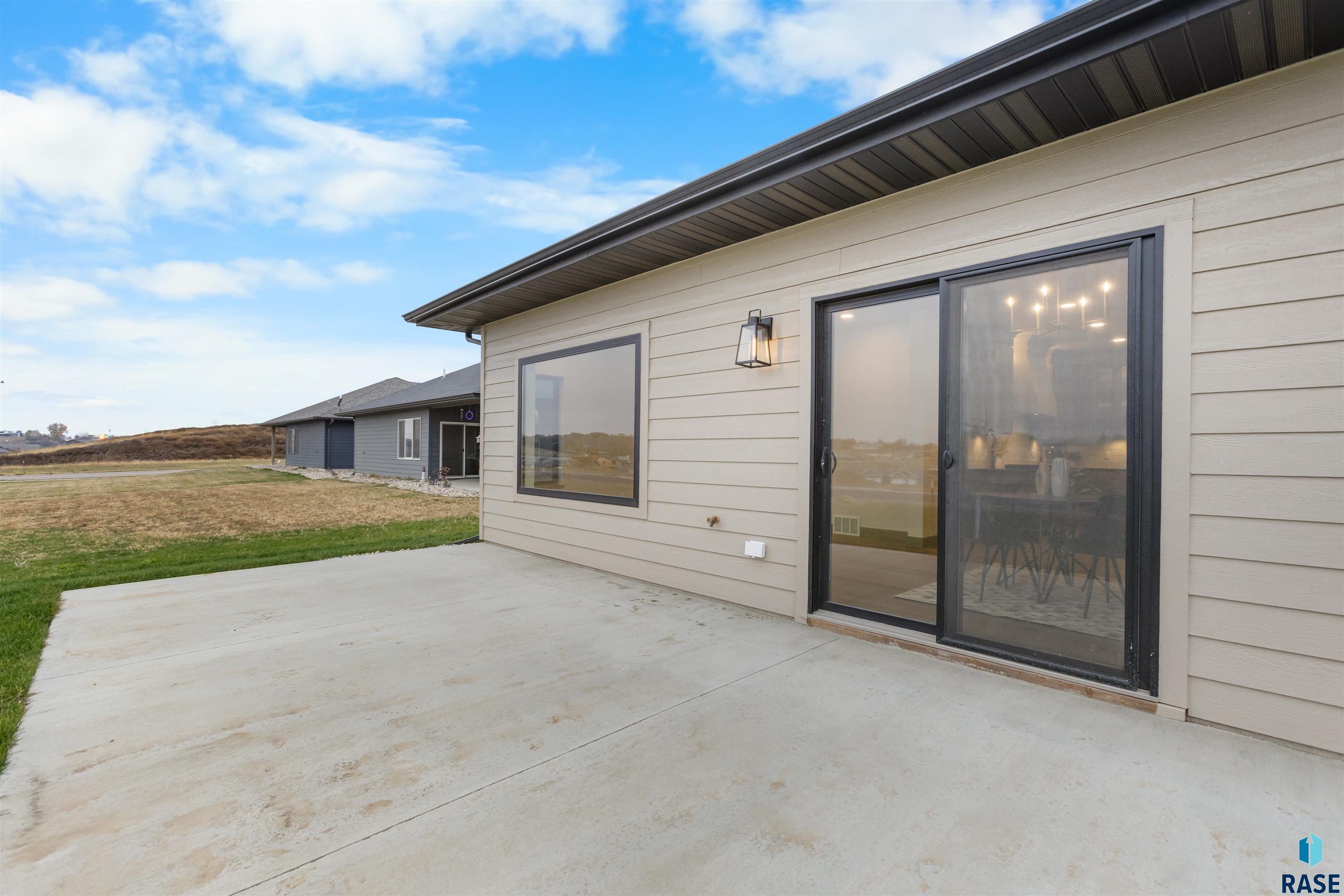 Sioux Falls, South Dakota, 57110, United States, 3 Bedrooms Bedrooms, ,2 BathroomsBathrooms,Residential,For Sale,1847243