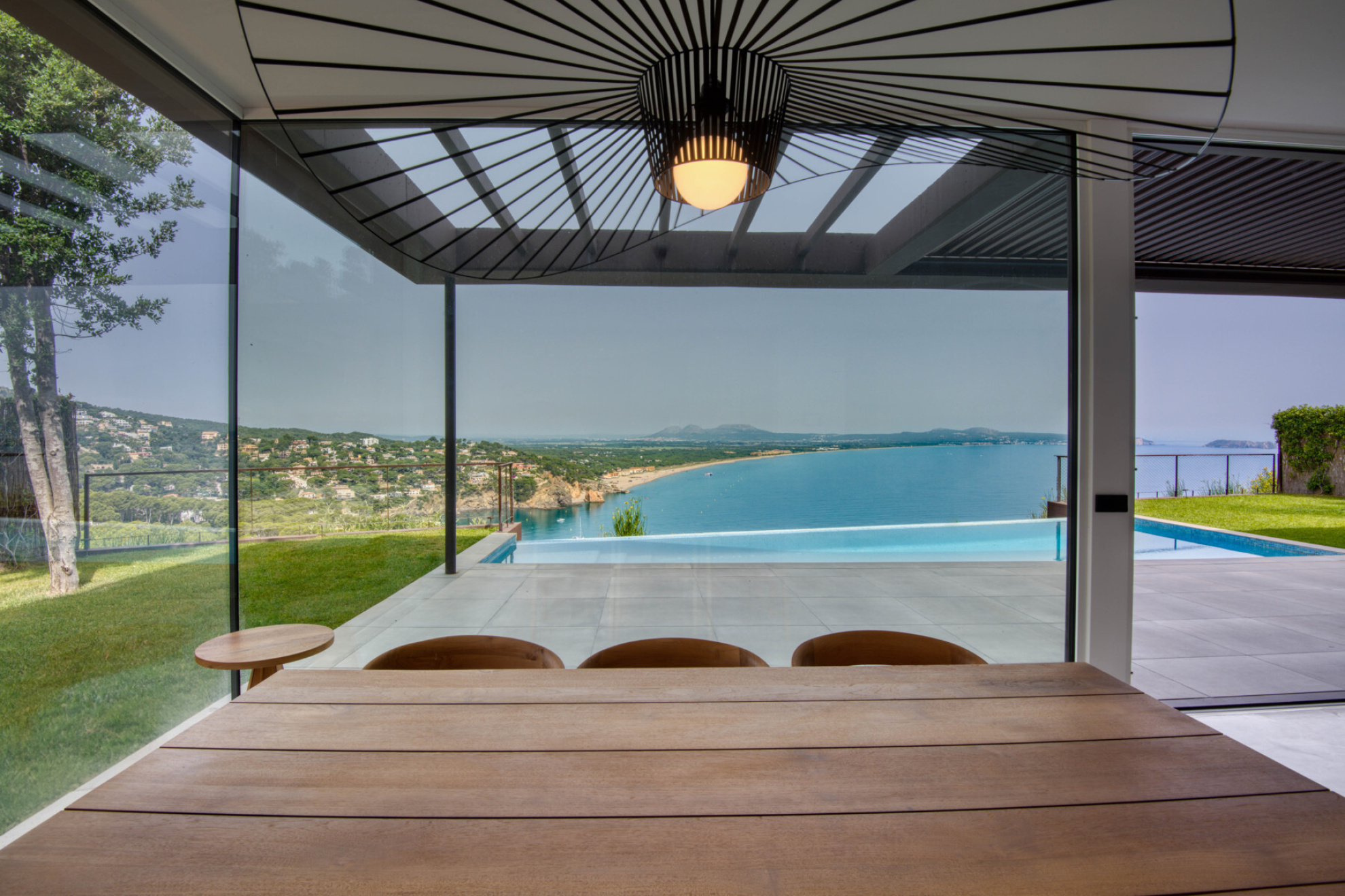  House with swimming pool and sea views in private urbanization in Sa Riera. - 物件實景