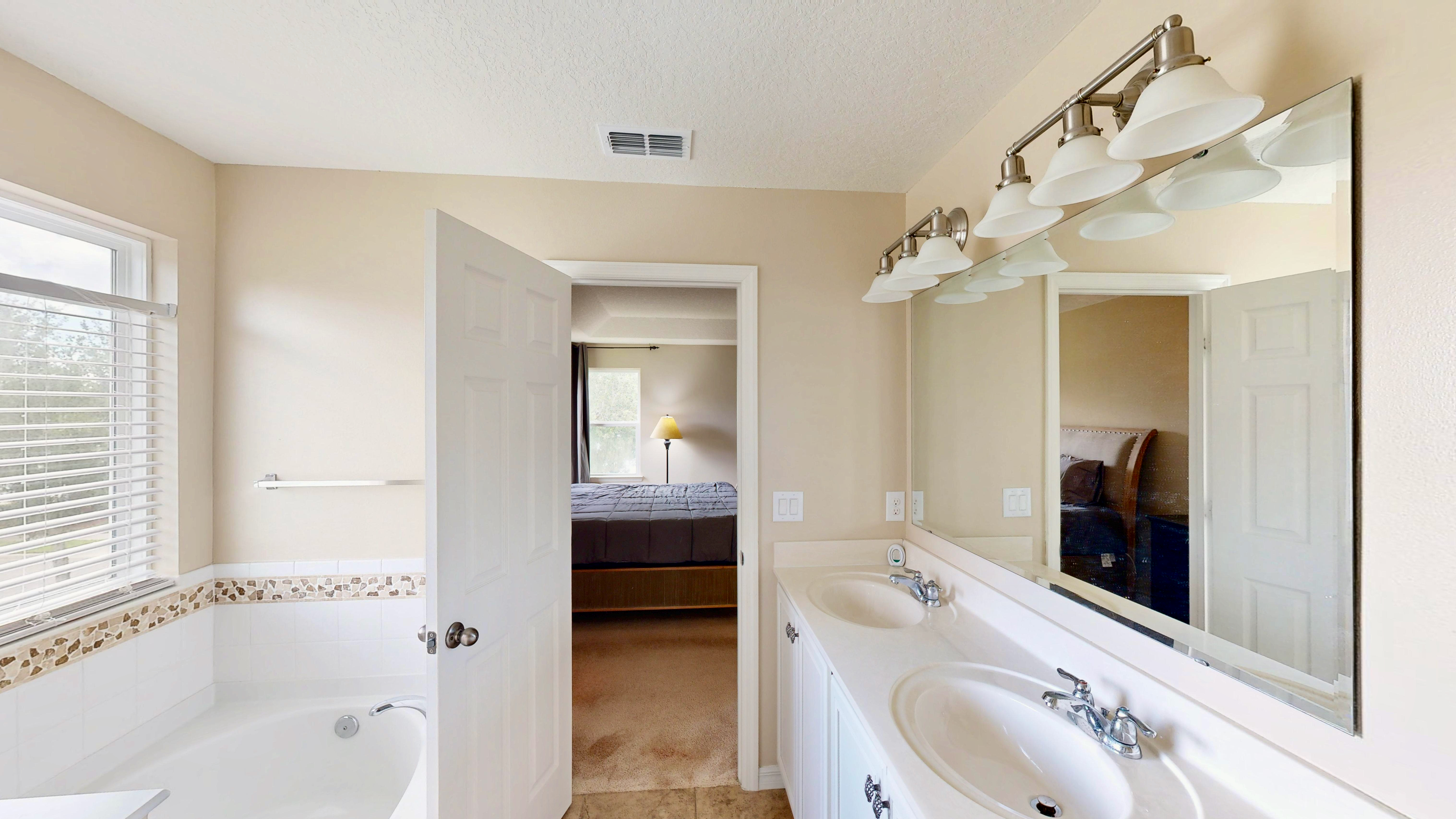 Windermere, Florida, 34786, United States, 3 Bedrooms Bedrooms, ,4 BathroomsBathrooms,Residential,For Sale,1985739